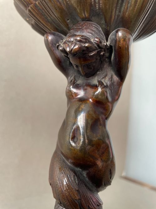 A REGENCY PAIR OF BRONZE TAZZAS - ADDITIONAL PHOTO 3