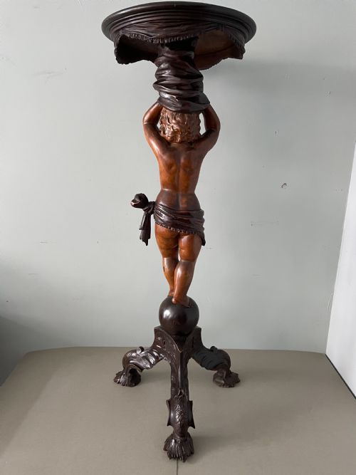 A VENETIAN CHERUB FIGURAL TABLE - ADDITIONAL PHOTO 2