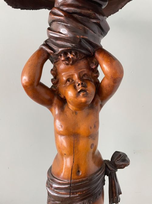A VENETIAN CHERUB FIGURAL TABLE - ADDITIONAL PHOTO 3
