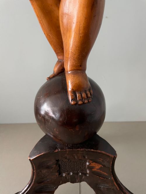 A VENETIAN CHERUB FIGURAL TABLE - ADDITIONAL PHOTO 6