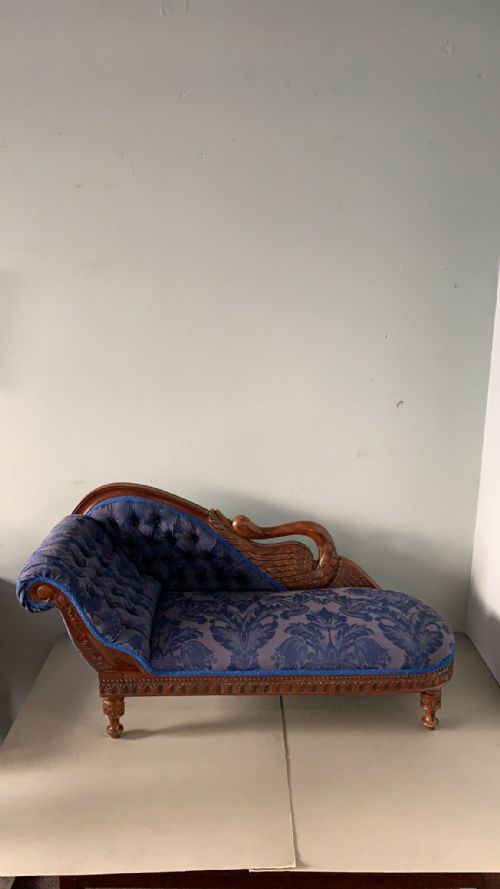 A 19THC MINIATURE DAY BED OR DOG BED - ADDITIONAL PHOTO 4