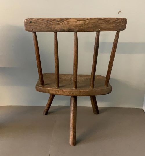A 19THC PRIMITIVE STICKBACK CHILDS CHAIR - ADDITIONAL PHOTO 2