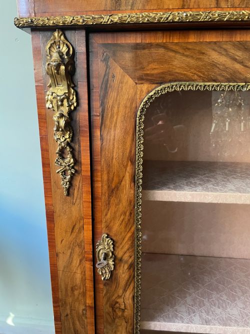 A 19THC FIGURED WALNUT PIER CABINET - ADDITIONAL PHOTO 2
