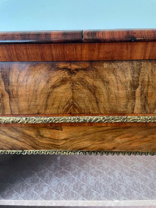 A 19THC FIGURED WALNUT PIER CABINET - ADDITIONAL PHOTO 4