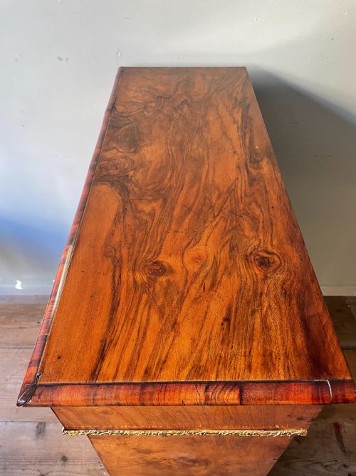 A 19THC FIGURED WALNUT PIER CABINET - ADDITIONAL PHOTO 5