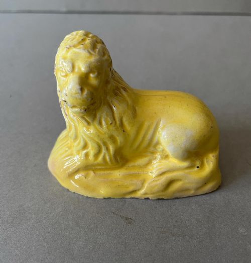 a rare 18thc pearlware lion - CATEGORY: ANTIQUE CERAMICS - DATED 18TH CENTURY