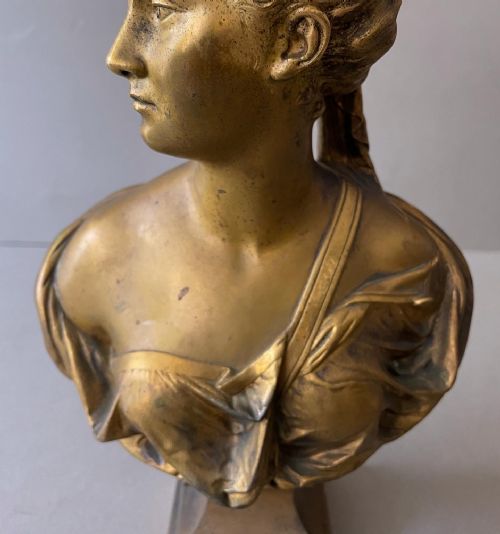 AN ANTIQUE BUST OF DIANE DE HOUDON - ADDITIONAL PHOTO 5