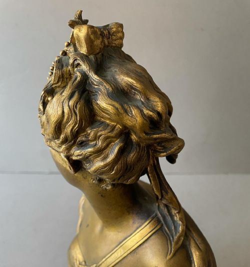 AN ANTIQUE BUST OF DIANE DE HOUDON - ADDITIONAL PHOTO 6