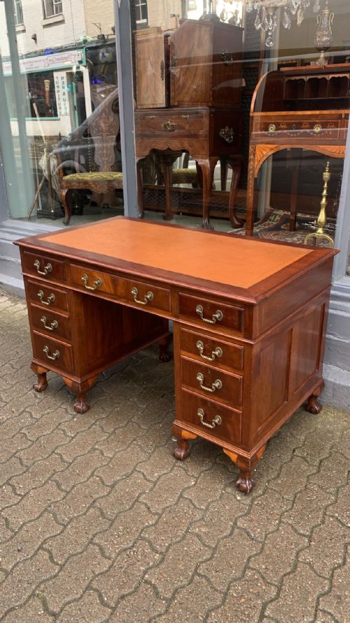 an early 20thc pedestal desk - CATEGORY: ANTIQUE DESKS - DATED 1920