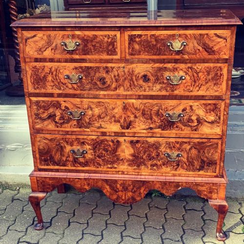 an 18thc chest on stand - CATEGORY: ANTIQUE CHEST OF DRAWERS - DATED 18TH CENTURY