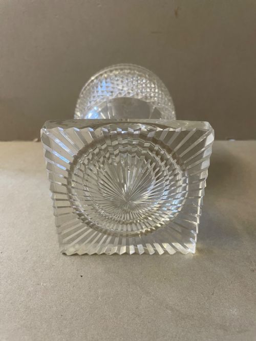 AN ANTIQUE CUT GLASS JAR AND COVER - ADDITIONAL PHOTO 3