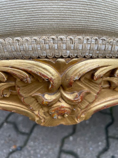 AN ANTIQUE PAIR OF GILTWOOD ELBOW CHAIRS - ADDITIONAL PHOTO 11
