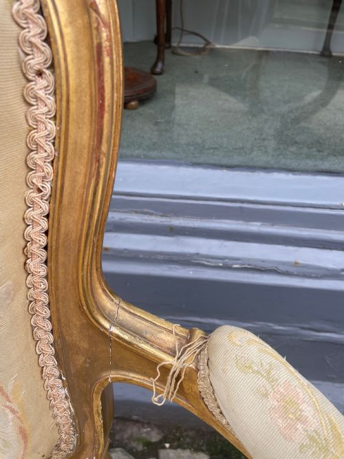 AN ANTIQUE PAIR OF GILTWOOD ELBOW CHAIRS - ADDITIONAL PHOTO 14