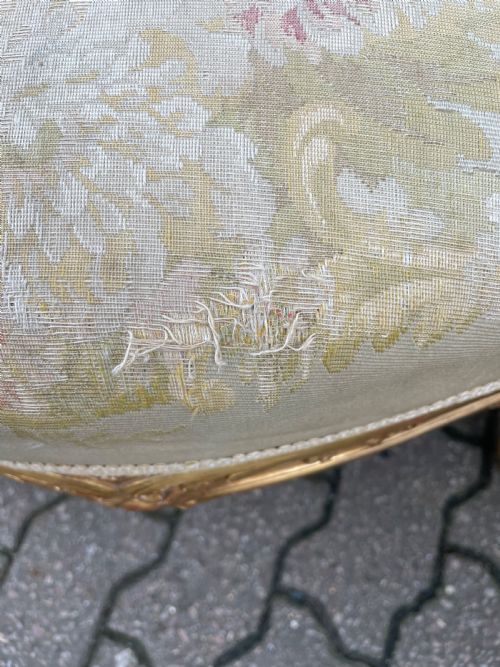 AN ANTIQUE PAIR OF GILTWOOD ELBOW CHAIRS - ADDITIONAL PHOTO 16