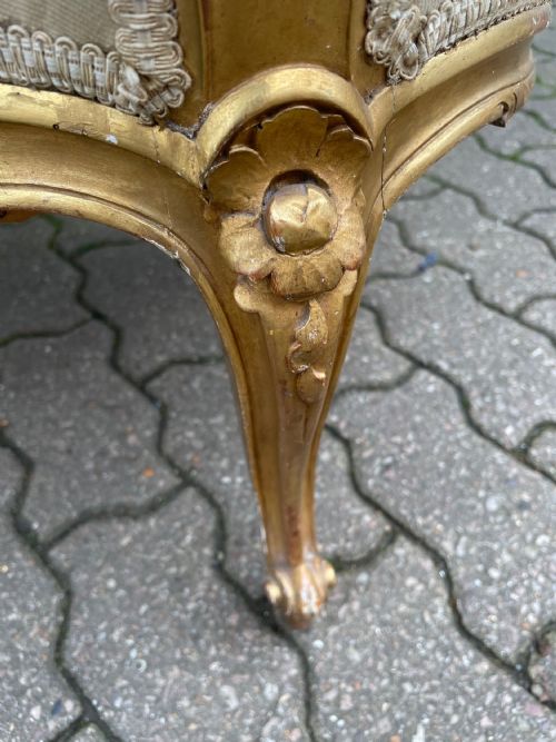 AN ANTIQUE PAIR OF GILTWOOD ELBOW CHAIRS - ADDITIONAL PHOTO 2