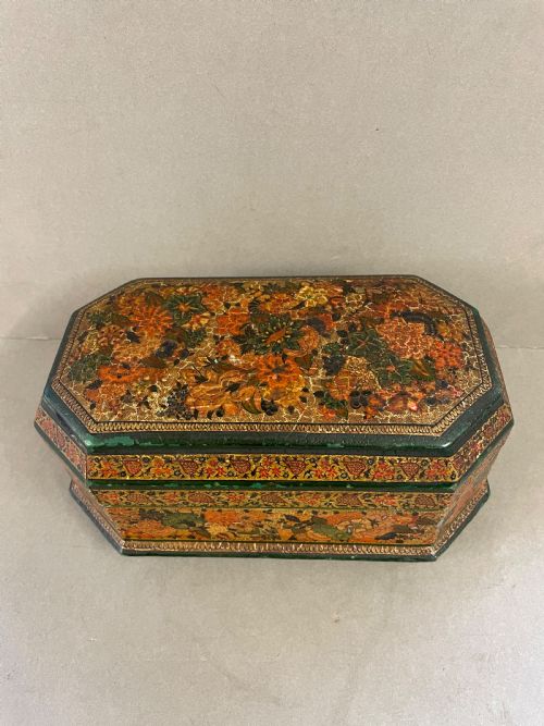 AN ANTIQUE KASHMIRI CASKET - ADDITIONAL PHOTO 1
