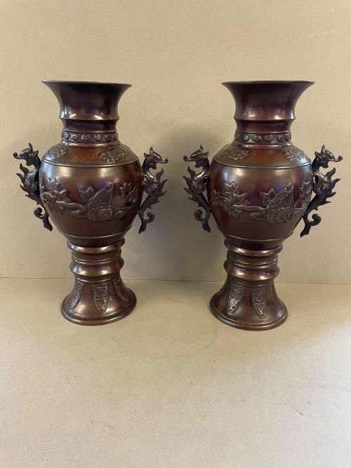 an antique pair of japanese bronze vases - CATEGORY: ANTIQUE METAL - DATED 1900
