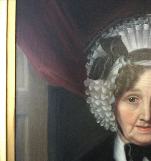 AN ANTIQUE PORTRAIT OF A LADY - ADDITIONAL PHOTO 2