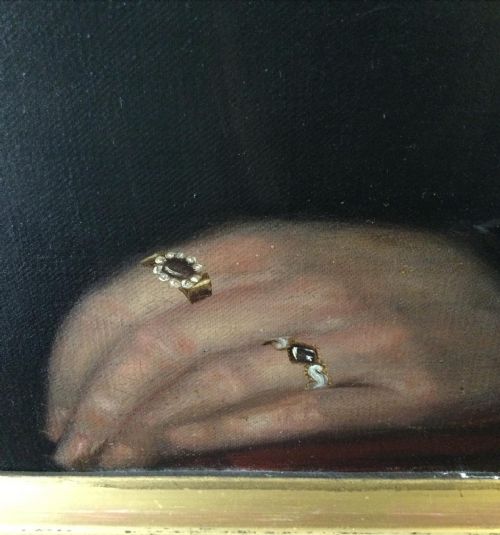 AN ANTIQUE PORTRAIT OF A LADY - ADDITIONAL PHOTO 3