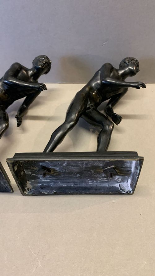 A PAIR OF GRAND TOUR BRONZES ENTITLED THE RUNNERS - ADDITIONAL PHOTO 4