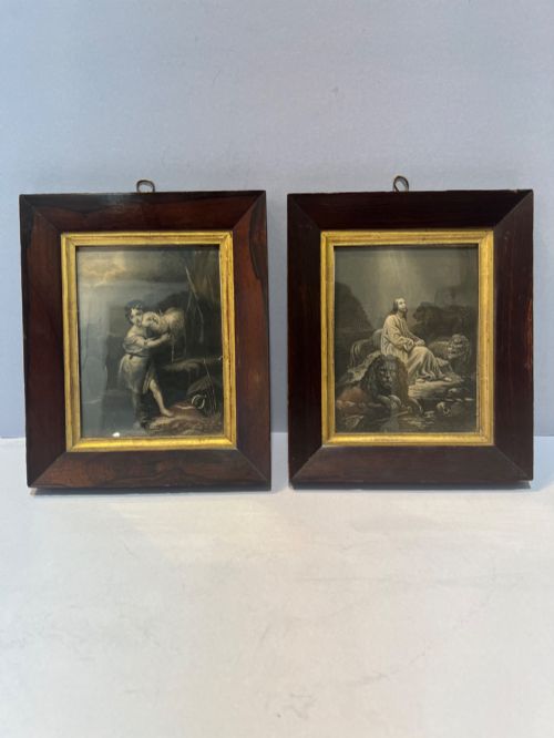 AN ANTIQUE PAIR OF ENGRAVINGS