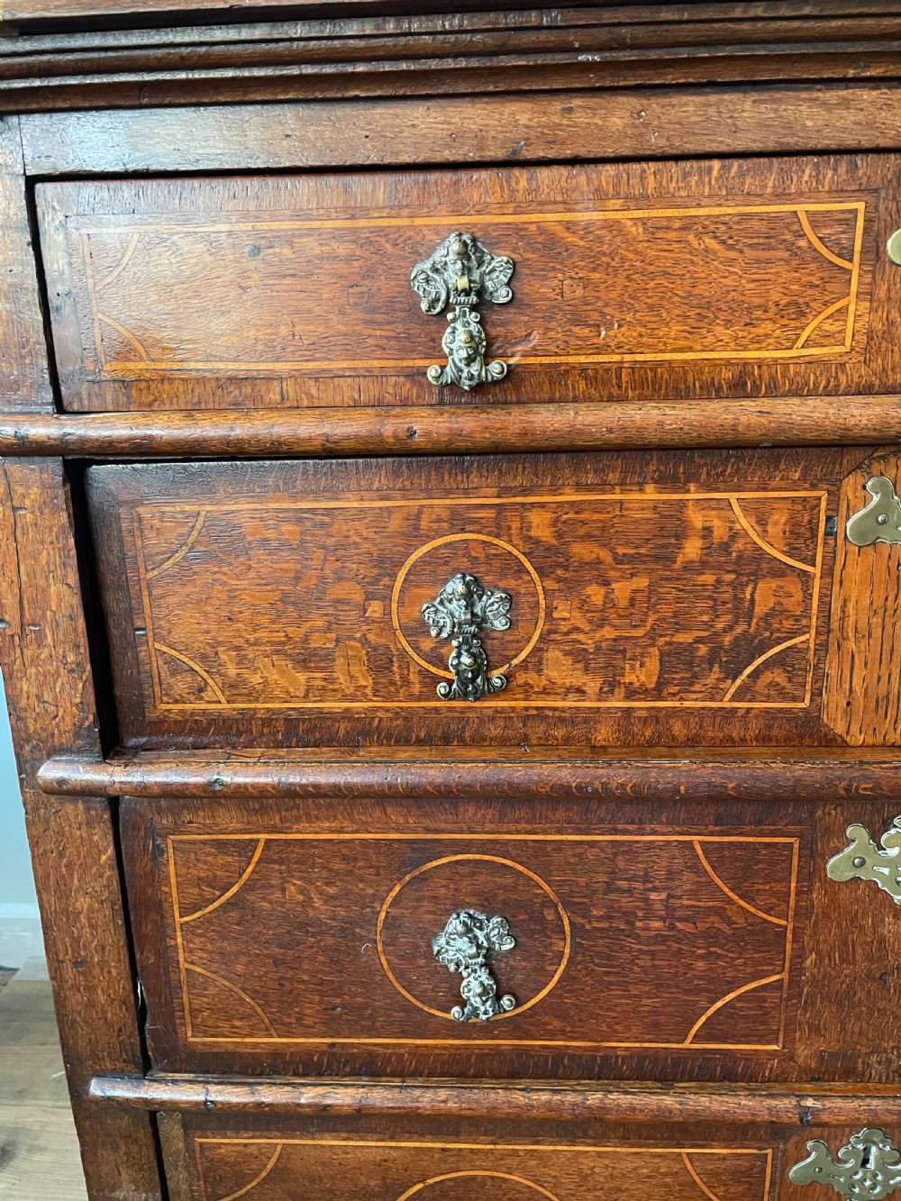 A William and Mary oak chest of drawers View IV