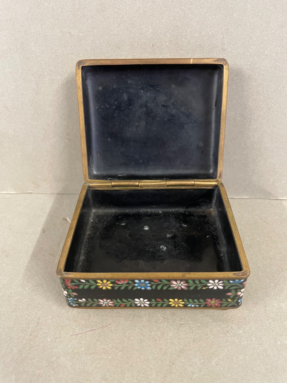 An Antique Chinese Coisonne box View IV
