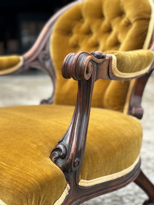 19TH CENTURY VICTORIAN PERIOD CARVED MAHOGANY ARMCHAIR - ADDITIONAL PHOTO 6