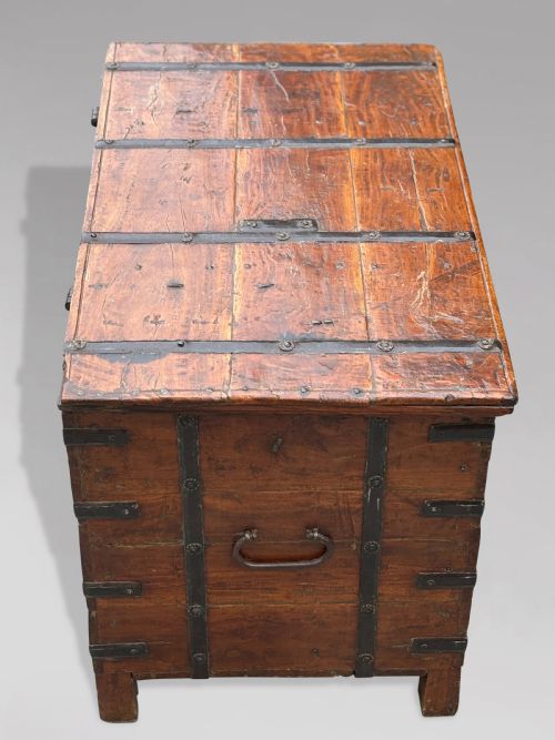 19TH CENTURY ANGLOINDIAN TRUNK - ADDITIONAL PHOTO 6