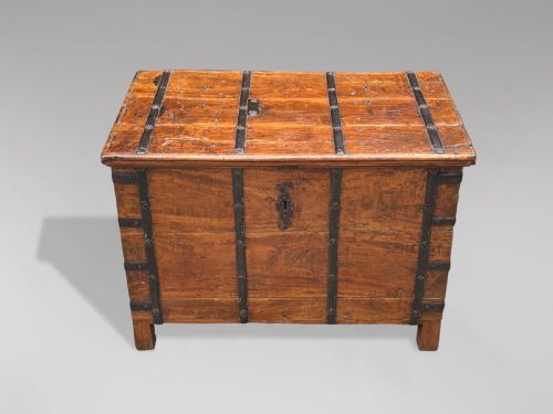 19TH CENTURY ANGLOINDIAN TRUNK - ADDITIONAL PHOTO 8