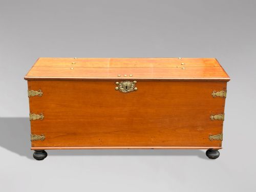 LARGE 18TH CENTURY WALNUT COLONIAL CHEST WITH BRASS HARDWARE - ADDITIONAL PHOTO 8