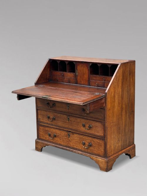 18TH CENTURY GEORGE III PERIOD OAK BUREAU - ADDITIONAL PHOTO 2