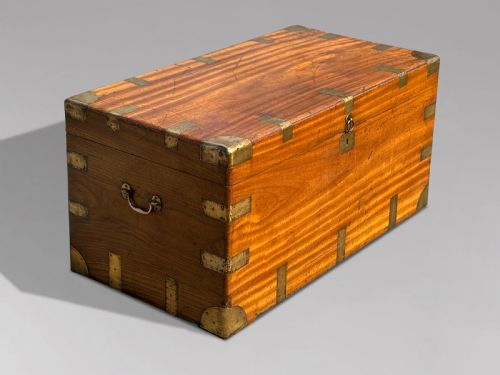 19TH CENTURY LARGE CAMPHOR WOOD CAMPAIGN TRUNK - ADDITIONAL PHOTO 6