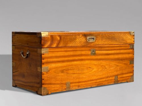 19TH CENTURY CAMPHOR WOOD CAMPAIGN TRUNK - ADDITIONAL PHOTO 6