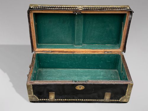 19TH CENTURY LEATHER BRASSBOUND COACHING TRUNK - ADDITIONAL PHOTO 2