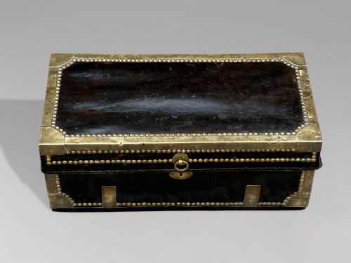 19TH CENTURY LEATHER BRASSBOUND COACHING TRUNK - ADDITIONAL PHOTO 3