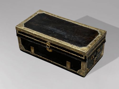 19TH CENTURY LEATHER BRASSBOUND COACHING TRUNK - ADDITIONAL PHOTO 4