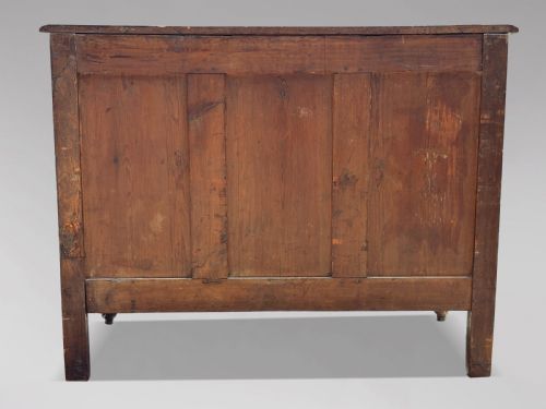 18TH CENTURY LOUIS XV PERIOD WALNUT COMMODE - ADDITIONAL PHOTO 2