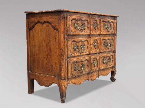 18TH CENTURY LOUIS XV PERIOD WALNUT COMMODE - ADDITIONAL PHOTO 11