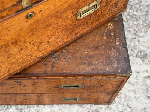 19TH CENTURY OAK MILITARY CAMPAIGN CHEST OF DRAWERS C1840 - ADDITIONAL PHOTO 12