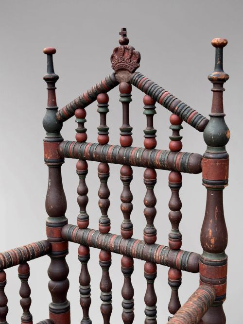 19TH CENTURY SWEDISH BOBBIN COUNTRY THRONE ARMCHAIR C1800 - ADDITIONAL PHOTO 4