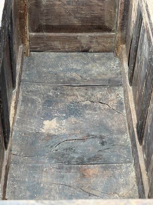 17TH CENTURY JOINED OAK LANCASHIRE COFFER C1678 - ADDITIONAL PHOTO 3