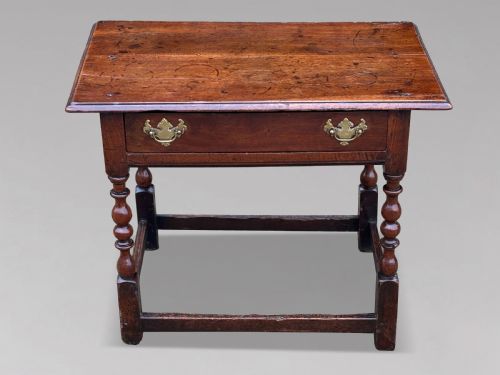 EARLY 18TH CENTURY GEORGE I PERIOD WALNUT LOWBOY SIDE TABLE C1720 - ADDITIONAL PHOTO 1
