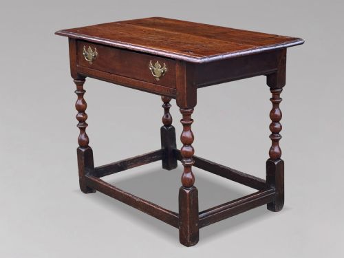 EARLY 18TH CENTURY GEORGE I PERIOD WALNUT LOWBOY SIDE TABLE C1720 - ADDITIONAL PHOTO 8