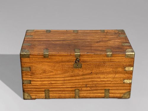 19TH CENTURY LARGE CAMPHOR WOOD CAMPAIGN TRUNK C1880 - ADDITIONAL PHOTO 1