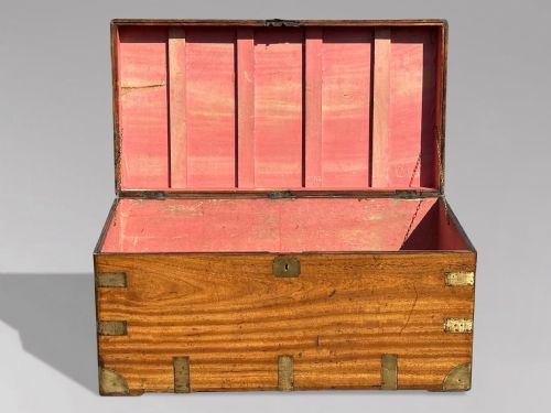 19TH CENTURY LARGE CAMPHOR WOOD CAMPAIGN TRUNK C1880 - ADDITIONAL PHOTO 3