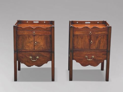PAIR OF 18TH CENTURY GEORGE III MAHOGANY BEDSIDE CABINETS C1760 - ADDITIONAL PHOTO 4