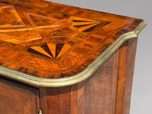 18TH CENTURY MALTESE WALNUT - ADDITIONAL PHOTO 7