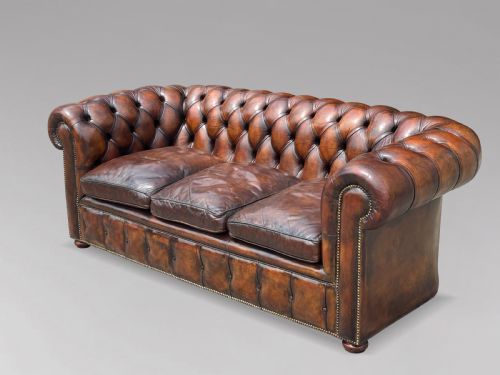 19TH CENTURY VICTORIAN BROWN LEATHER 3SEATER CHESTERFIELD C1880 - ADDITIONAL PHOTO 1