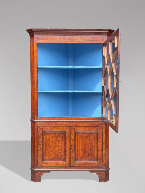 18TH CENTURY GEORGE III PERIOD OAK CORNER CUPBOARD C1780 - ADDITIONAL PHOTO 3